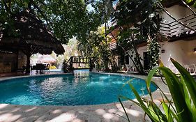 Mayan Art Hotel a unos pasos de la 5a Avenida
